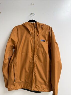 Patagonia Men's Hooded Shell Jacket - Rust Orange. Medium